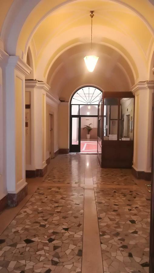 Sixty One Luxury Room Рим Екстер'єр фото
